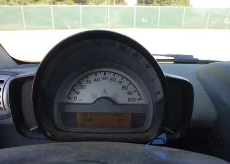 2010 Smart Fortwo Passion/Pure из США, поврежденный, VIN WMEEJ3BA4AK370966